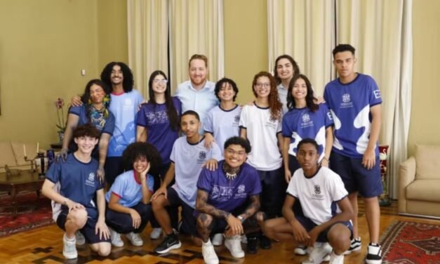 Lei garante uniforme escolar gratuito e permanente no ensino médio