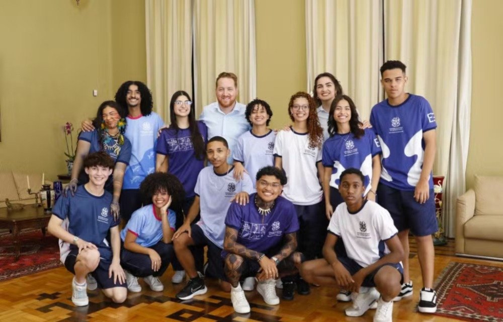Lei garante uniforme escolar gratuito e permanente no ensino médio