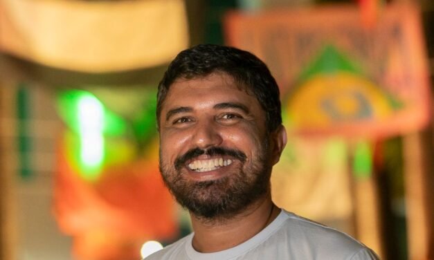 “Fomos gigantes”: Prof. Vinícius Machado conquista milhares de votos e  promete seguir na luta: “agora é reeleger Lula”