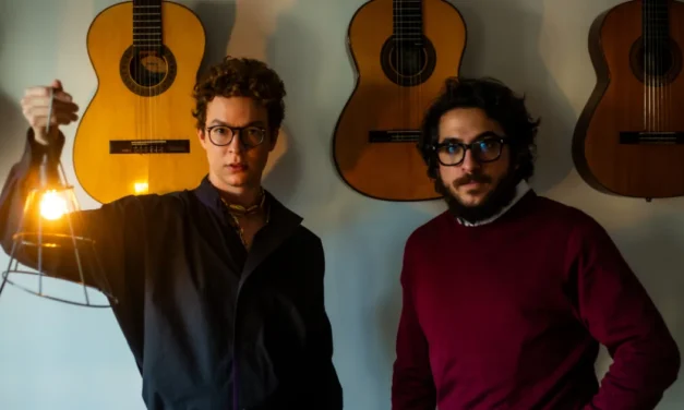 Ayrton Montarroyos, ex-The Voice, e João Camarero fazem show gratuito na Casa do Governador neste sábado