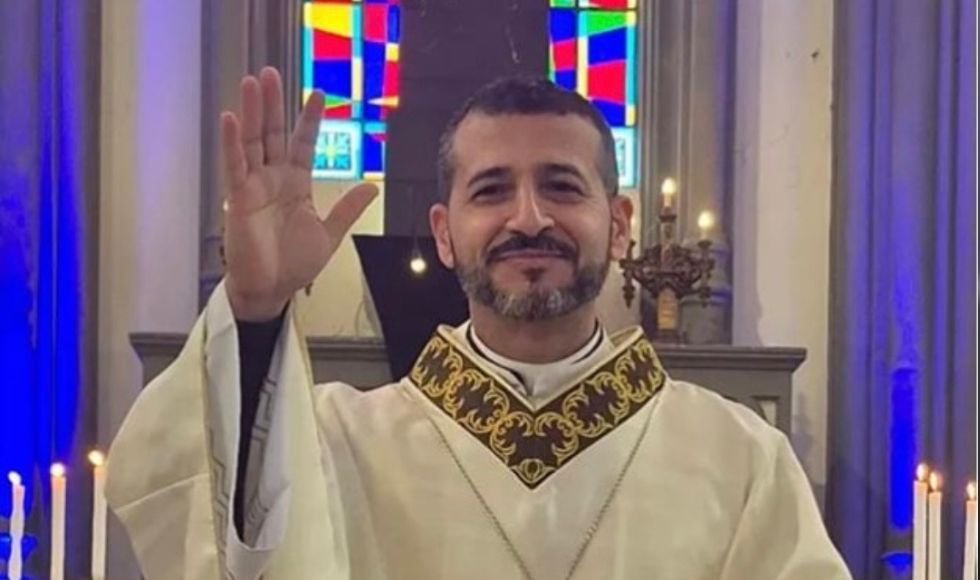 Padre de paróquia em Vila Velha é nomeado bispo pelo Papa Leão XIV