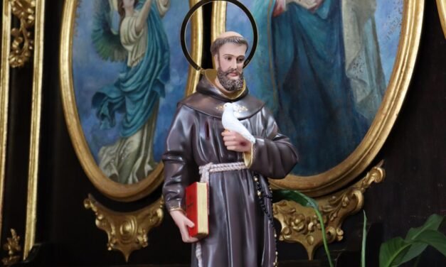 Convento da Penha celebra São Francisco de Assis com tríduo especial e bênção de objetos inspirados na espiritualidade franciscana