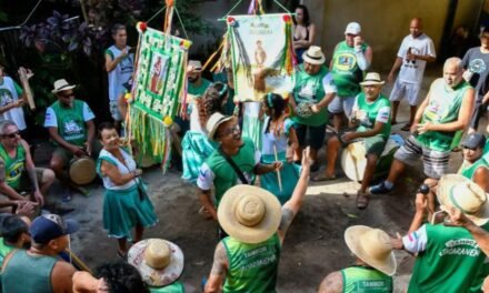 Evento reúne bandas de congo e rendeiras de bilro na Barra do Jucu