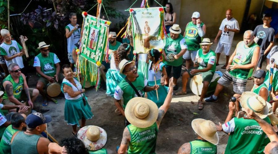 Evento reúne bandas de congo e rendeiras de bilro na Barra do Jucu