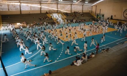 Projeto leva aulas gratuitas de capoeira a estudantes de Vila Velha e Cariacica
